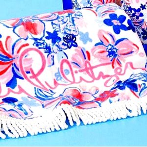 🌴 NWT Lilly Pulitzer Beach Towel in Party Like. Lobstar 🦞